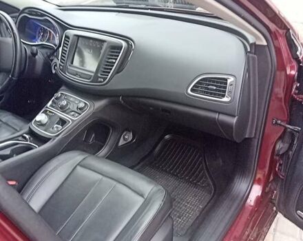 Червоний Крайслер 200, об'ємом двигуна 3.6 л та пробігом 118 тис. км за 10900 $, фото 4 на Automoto.ua