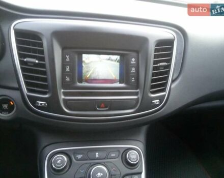 Красный Крайслер 200, объемом двигателя 2.36 л и пробегом 150 тыс. км за 8900 $, фото 7 на Automoto.ua