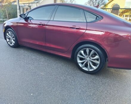 Красный Крайслер 200, объемом двигателя 2.4 л и пробегом 190 тыс. км за 11000 $, фото 1 на Automoto.ua