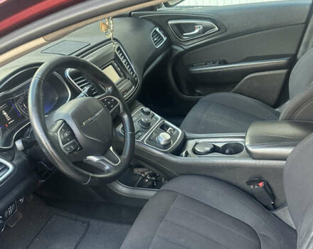 Красный Крайслер 200, объемом двигателя 2.36 л и пробегом 240 тыс. км за 8800 $, фото 6 на Automoto.ua