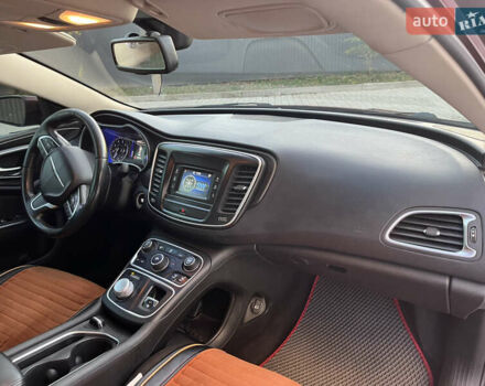 Червоний Крайслер 200, об'ємом двигуна 2.36 л та пробігом 185 тис. км за 10950 $, фото 52 на Automoto.ua