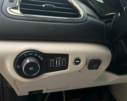 Красный Крайслер 200, объемом двигателя 3.6 л и пробегом 208 тыс. км за 13200 $, фото 10 на Automoto.ua