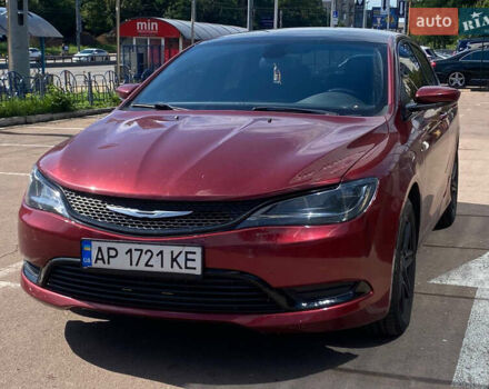 Красный Крайслер 200, объемом двигателя 2.4 л и пробегом 177 тыс. км за 10700 $, фото 1 на Automoto.ua