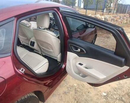 Красный Крайслер 200, объемом двигателя 3.61 л и пробегом 210 тыс. км за 13000 $, фото 14 на Automoto.ua