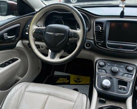 Красный Крайслер 200, объемом двигателя 3.6 л и пробегом 208 тыс. км за 13200 $, фото 16 на Automoto.ua