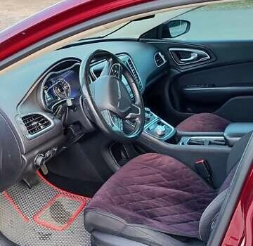 Красный Крайслер 200, объемом двигателя 2.36 л и пробегом 150 тыс. км за 8500 $, фото 5 на Automoto.ua