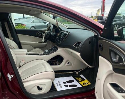 Красный Крайслер 200, объемом двигателя 3.6 л и пробегом 208 тыс. км за 13200 $, фото 18 на Automoto.ua