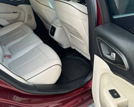 Крайслер 200 2015 в Кривом Роге на Automoto.ua Красный Крайслер 200, объемом двигателя 3.6 л и пробегом 92 тыс. км за 13400 $, фото 5 на Automoto.ua