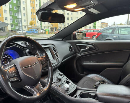 Красный Крайслер 200, объемом двигателя 2.36 л и пробегом 197 тыс. км за 9500 $, фото 29 на Automoto.ua