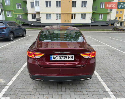 Красный Крайслер 200, объемом двигателя 2.36 л и пробегом 197 тыс. км за 9500 $, фото 11 на Automoto.ua