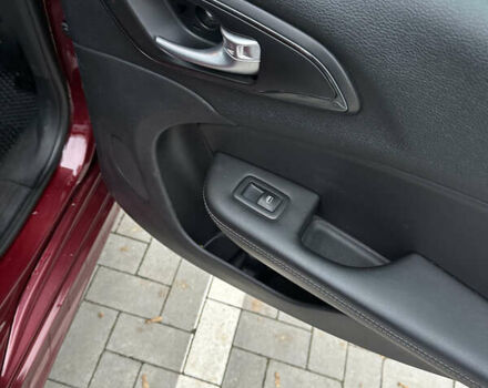 Красный Крайслер 200, объемом двигателя 2.36 л и пробегом 197 тыс. км за 9500 $, фото 31 на Automoto.ua