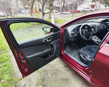 Червоний Крайслер 200, об'ємом двигуна 2.4 л та пробігом 247 тис. км за 10500 $, фото 6 на Automoto.ua