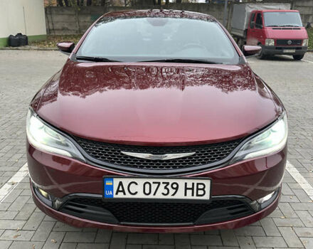 Красный Крайслер 200, объемом двигателя 2.36 л и пробегом 197 тыс. км за 9500 $, фото 7 на Automoto.ua