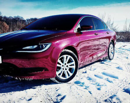 Красный Крайслер 200, объемом двигателя 2.36 л и пробегом 176 тыс. км за 10000 $, фото 1 на Automoto.ua