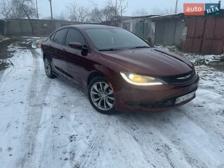 Крайслер 200 2015 в Львове на Automoto.ua Красный Крайслер 200, объемом двигателя 2.36 л и пробегом 113 тыс. км за 10000 $, фото 1 на Automoto.ua