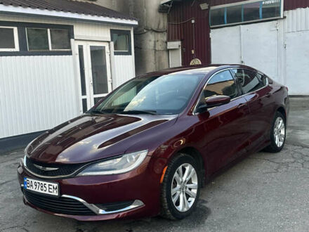 Красный Крайслер 200, объемом двигателя 2.36 л и пробегом 240 тыс. км за 8800 $, фото 1 на Automoto.ua