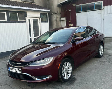 Красный Крайслер 200, объемом двигателя 2.36 л и пробегом 240 тыс. км за 8800 $, фото 1 на Automoto.ua