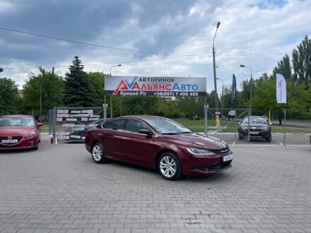 Красный Крайслер 200, объемом двигателя 2.4 л и пробегом 88 тыс. км за 11700 $, фото 1 на Automoto.ua