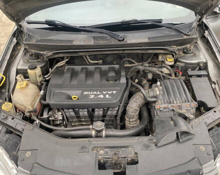 Крайслер 200, объемом двигателя 2.4 л и пробегом 187 тыс. км за 7299 $, фото 22 на Automoto.ua