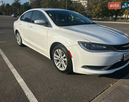 Крайслер 200, объемом двигателя 2.4 л и пробегом 151 тыс. км за 10500 $, фото 6 на Automoto.ua