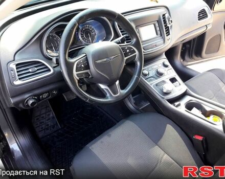 Крайслер 200, объемом двигателя 2.4 л и пробегом 289 тыс. км за 8900 $, фото 5 на Automoto.ua