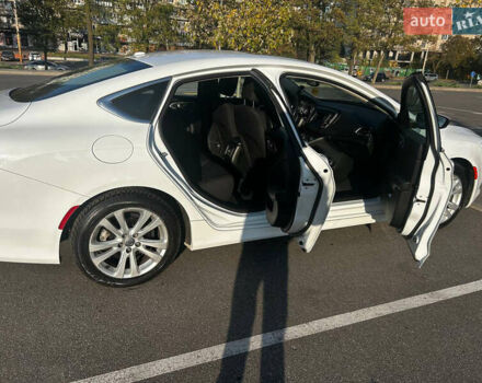 Крайслер 200, объемом двигателя 2.4 л и пробегом 151 тыс. км за 10500 $, фото 10 на Automoto.ua