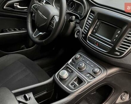 Крайслер 200, объемом двигателя 2.4 л и пробегом 175 тыс. км за 10100 $, фото 27 на Automoto.ua