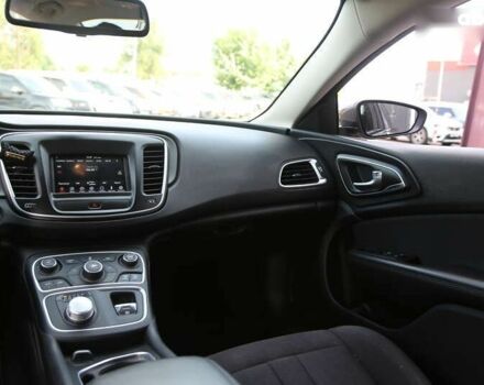 Крайслер 200 2015 в Киеве на Automoto.ua Крайслер 200, объемом двигателя 2.4 л и пробегом 117 тыс. км за 10000 $, фото 20 на Automoto.ua