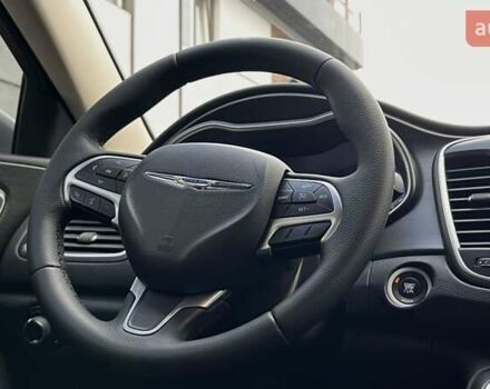 Крайслер 200, объемом двигателя 2.4 л и пробегом 175 тыс. км за 10100 $, фото 25 на Automoto.ua