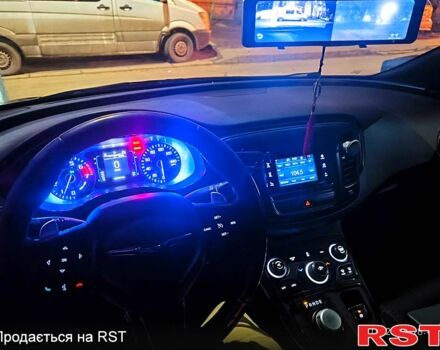 Крайслер 200, объемом двигателя 2.4 л и пробегом 196 тыс. км за 10400 $, фото 6 на Automoto.ua