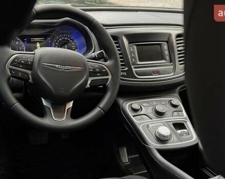 Крайслер 200, объемом двигателя 2.4 л и пробегом 175 тыс. км за 10100 $, фото 1 на Automoto.ua