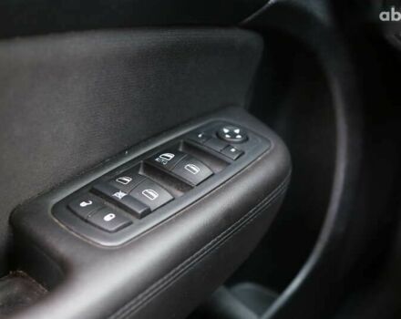 Крайслер 200, объемом двигателя 2.4 л и пробегом 117 тыс. км за 10400 $, фото 22 на Automoto.ua