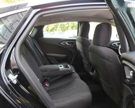 Крайслер 200, объемом двигателя 2.4 л и пробегом 117 тыс. км за 10400 $, фото 10 на Automoto.ua