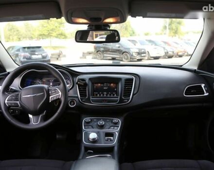 Крайслер 200, объемом двигателя 2.4 л и пробегом 117 тыс. км за 10400 $, фото 13 на Automoto.ua