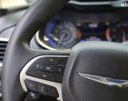 Крайслер 200, объемом двигателя 2.4 л и пробегом 117 тыс. км за 10400 $, фото 15 на Automoto.ua