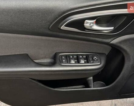 Крайслер 200, объемом двигателя 2.4 л и пробегом 175 тыс. км за 10100 $, фото 41 на Automoto.ua