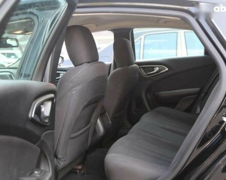 Крайслер 200, объемом двигателя 2.4 л и пробегом 117 тыс. км за 10400 $, фото 9 на Automoto.ua