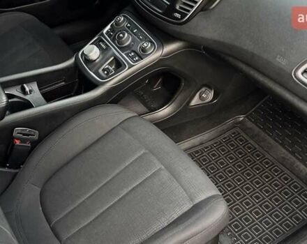 Крайслер 200, объемом двигателя 2.4 л и пробегом 175 тыс. км за 10100 $, фото 26 на Automoto.ua