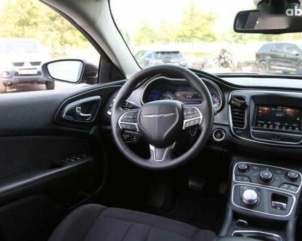 Крайслер 200, объемом двигателя 2.4 л и пробегом 117 тыс. км за 10400 $, фото 12 на Automoto.ua