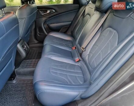 Крайслер 200, об'ємом двигуна 3.6 л та пробігом 74 тис. км за 16200 $, фото 6 на Automoto.ua