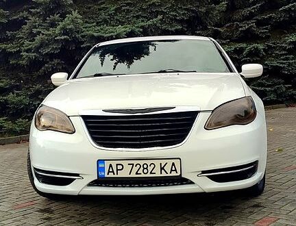 Крайслер 200, об'ємом двигуна 2.4 л та пробігом 330 тис. км за 7500 $, фото 1 на Automoto.ua