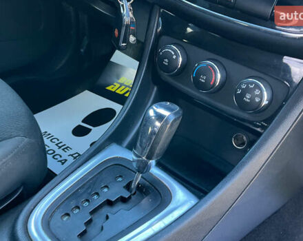 Сірий Крайслер 200, об'ємом двигуна 2.36 л та пробігом 145 тис. км за 6999 $, фото 21 на Automoto.ua