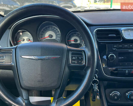 Сірий Крайслер 200, об'ємом двигуна 2.36 л та пробігом 145 тис. км за 6999 $, фото 8 на Automoto.ua