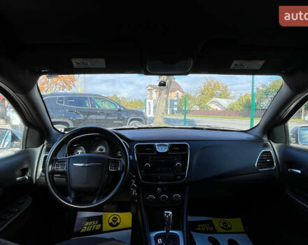 Сірий Крайслер 200, об'ємом двигуна 2.36 л та пробігом 145 тис. км за 6999 $, фото 13 на Automoto.ua