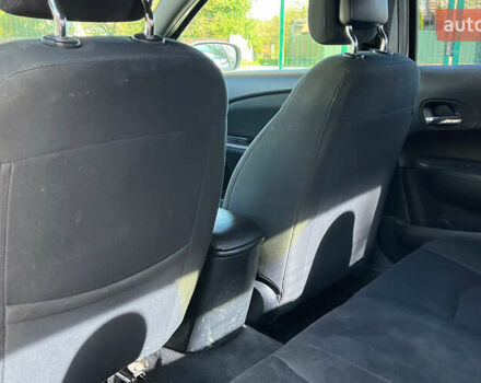 Сірий Крайслер 200, об'ємом двигуна 2.36 л та пробігом 145 тис. км за 6999 $, фото 22 на Automoto.ua