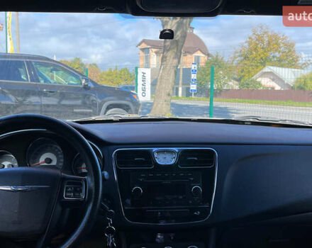 Сірий Крайслер 200, об'ємом двигуна 2.36 л та пробігом 145 тис. км за 6999 $, фото 9 на Automoto.ua