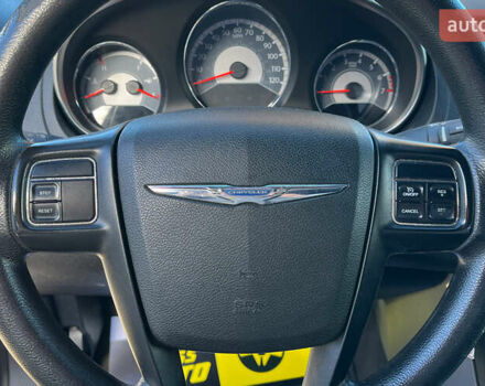 Сірий Крайслер 200, об'ємом двигуна 2.36 л та пробігом 145 тис. км за 6999 $, фото 12 на Automoto.ua