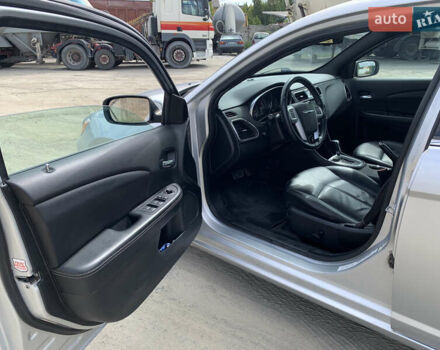 Сірий Крайслер 200, об'ємом двигуна 3.61 л та пробігом 170 тис. км за 5800 $, фото 5 на Automoto.ua