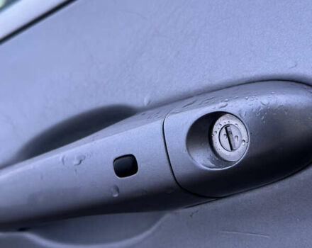 Серый Крайслер 200, объемом двигателя 2.4 л и пробегом 200 тыс. км за 8500 $, фото 12 на Automoto.ua