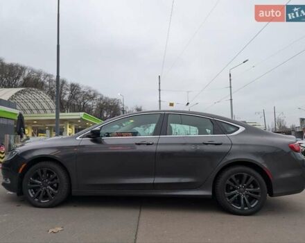 Серый Крайслер 200, объемом двигателя 2.4 л и пробегом 173 тыс. км за 10300 $, фото 6 на Automoto.ua